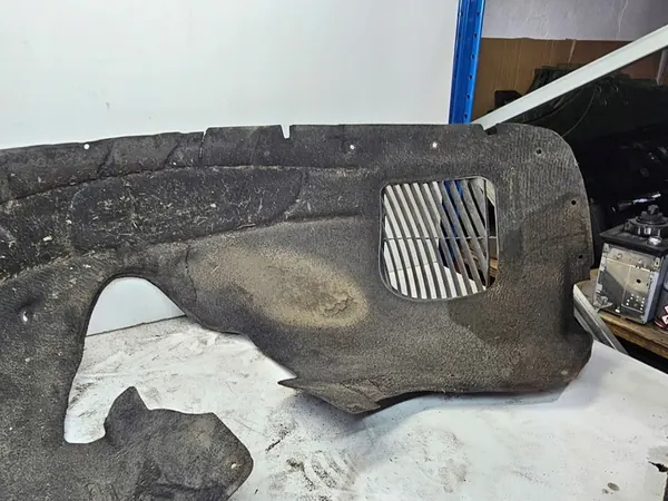 Right Front Wheel Arch Audi Q7 4L 4L0809962C image 8