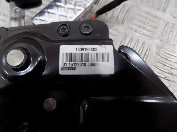 OEM 1839192X03 Actuador de Cierre de Puerta Trasera Derecho image 3