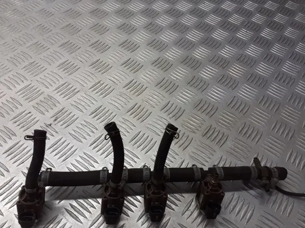 Gasinsprutningsrör OEM 67R-017294 - Begagnad image 3