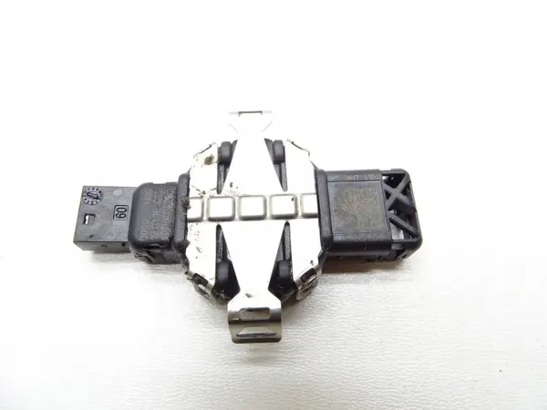 Capteur Pluie & Crépuscule OEM 8UD955559A VW Passat B8 image 2