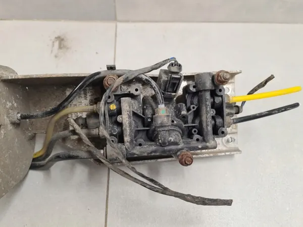 Bloco de válvulas de mola de ar OEM 6753865 para Range Rover L322 image 5