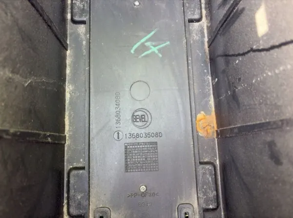 Base de bandeja de batería Fiat Ducato OEM 1368034080 image 8