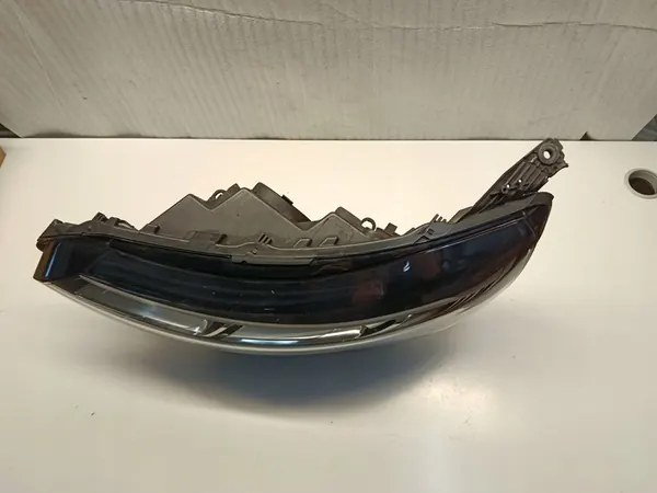 Vasen Etuvalaisin Renault Megane IV 260602792R image 5