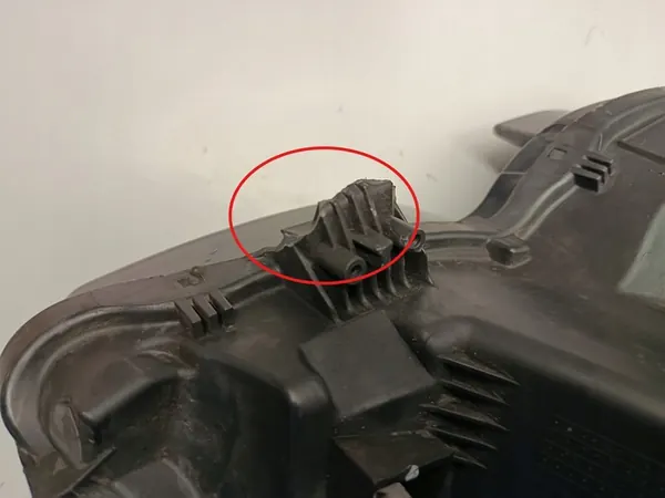 Vasen Etuvalaisin Renault Megane IV 260602792R image 9