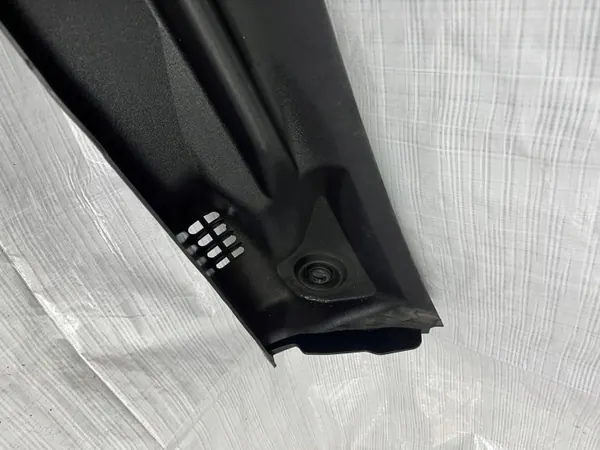 OEM 2138308703 Cache Pare-brise Mercedes W213 image 7