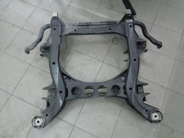Porsche Cayenne 2017 Framhjälpram OEM 7L0499314C image 5