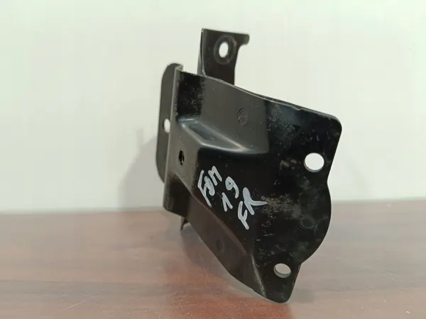 Subaru Forester voorste gordelbeugel OEM FBZ26231 image 4