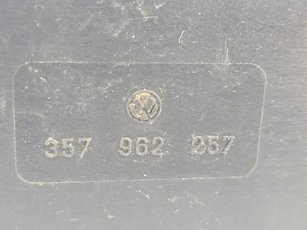 VW Passat B3 centrale vergrendelpomp OEM 357962257 image 3