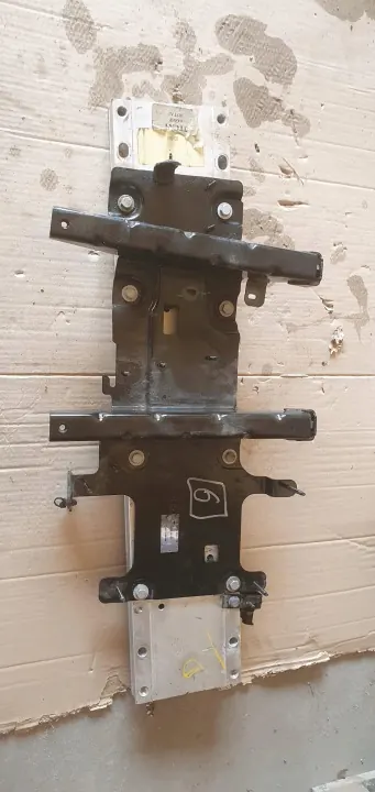 Base de fixation onduleur OEM 9834471180 pour Peugeot E-208 image 2