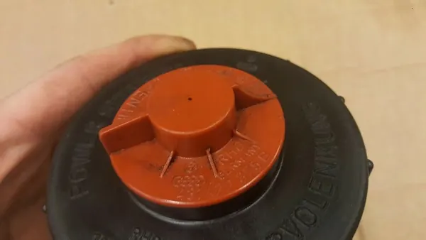 Volkswagen Golf I 1975 Stuurbekrachtigingsvloeistofreservoir OEM 431422373B image 4