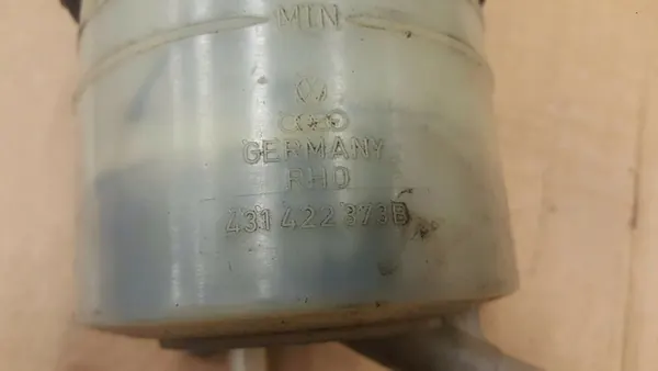 Volkswagen Golf I 1975 Stuurbekrachtigingsvloeistofreservoir OEM 431422373B image 5