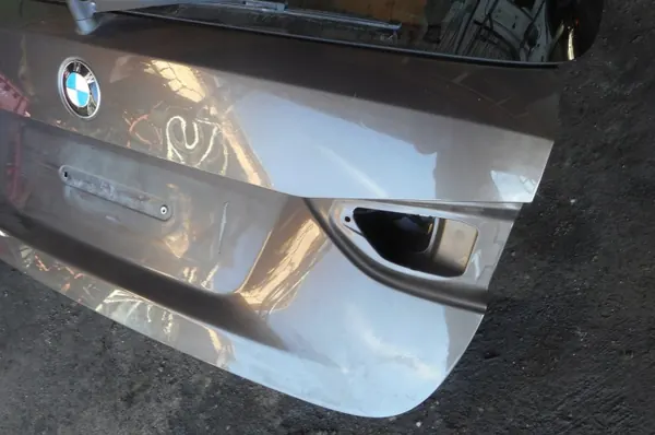 BMW X1 E84 Baklucka OEM B06 SPARKLING BRONZE image 3