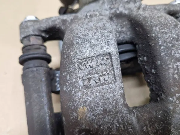 Skoda Octavia Mk2 II (1Z) 2.0 FSI Linker Hinterer Bremszylinder 1K0615423C image 2