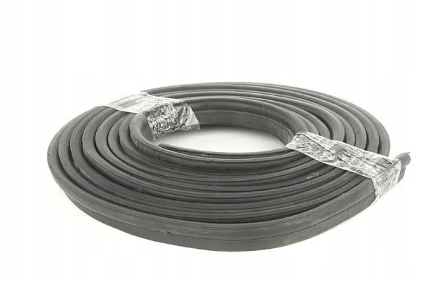 Iveco Door Seal 504085327 image 8