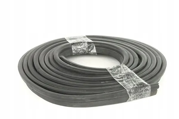 Iveco Door Seal 504085327 image 9