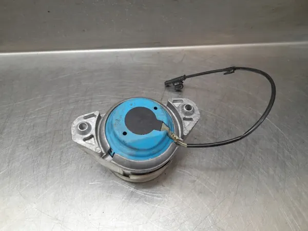 Mercedes W222 motorophanging OEM A2222401200 image 2