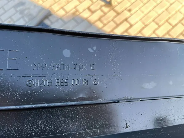 Mercedes-Benz CLK Registreringsskyltram OEM A2098850081 image 3