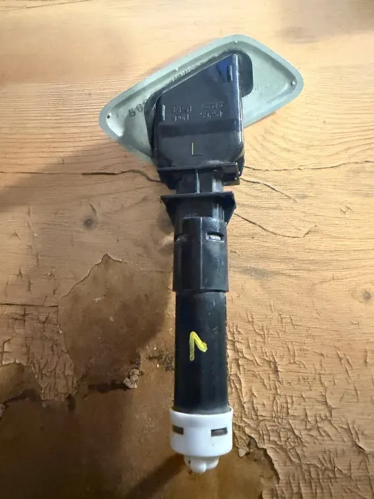 Lava-farol esquerdo Suzuki Swift MK7 OEM 230211 image 3