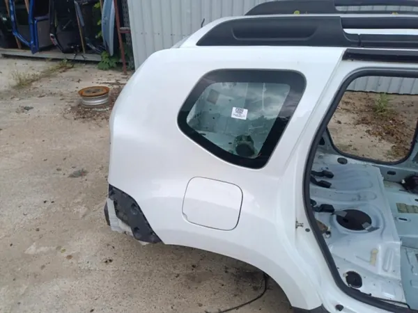 Dacia Duster I rechte hintere Kotflügel OEM 23093 image 3