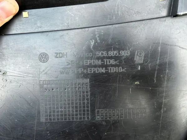 Piastra di copertura paraurti anteriore VW Jetta image 6