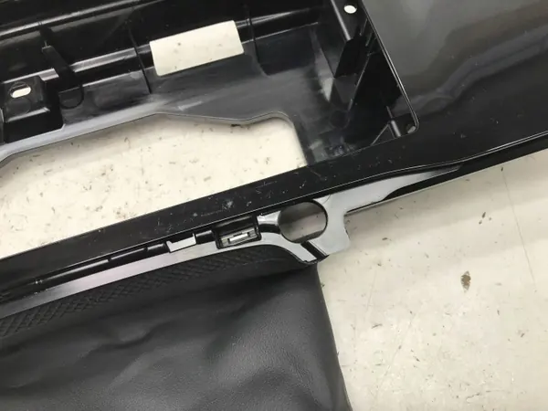 OEM 571858019 KULA3 VW Tiguan III konsolin tuuletusritilä image 3