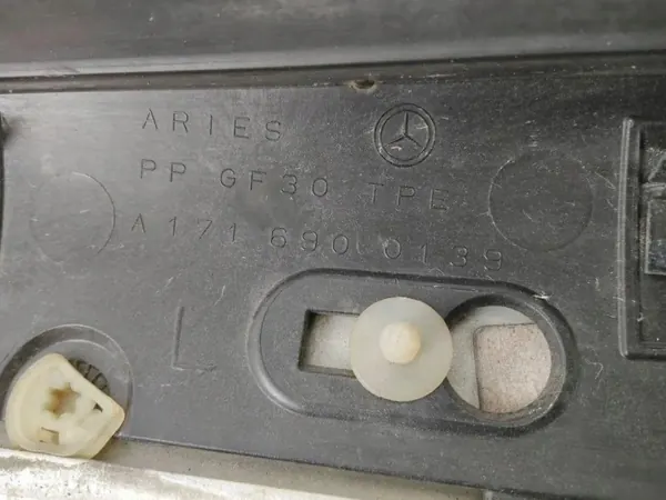 OEM A1716900139 Mercedes SLK 350 R171 Voorruitlijst image 5