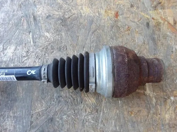 AUDI A3 8P 1.8 TFSI Vänster Framdrevaxel OEM 1K0407271JC image 3