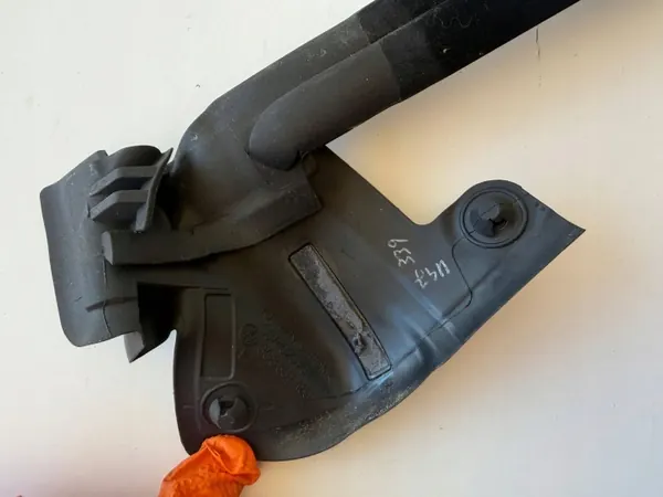 VW Arteon 3G8 Kromi Ikkunatiiviste Oikea Etu OEM 3G8837480 image 4