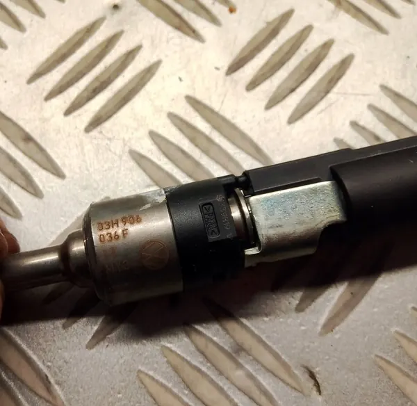 Iniettore VW ATLAS CROSS 2022 3.6 03H906036F image 2