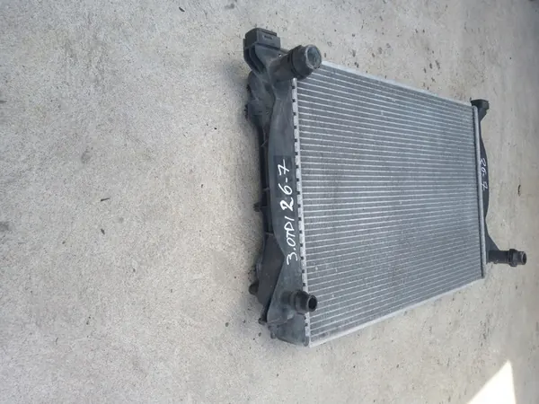 Audi A4 B7 Vattensradiator 3.0 TDI OEM 8E0121251AG image 3