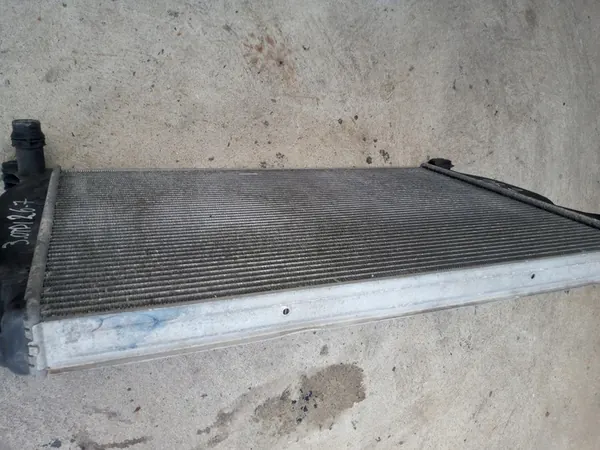 Audi A4 B7 Vattensradiator 3.0 TDI OEM 8E0121251AG image 5