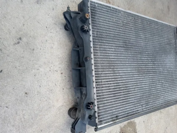 Audi A4 B7 Vattensradiator 3.0 TDI OEM 8E0121251AG image 7