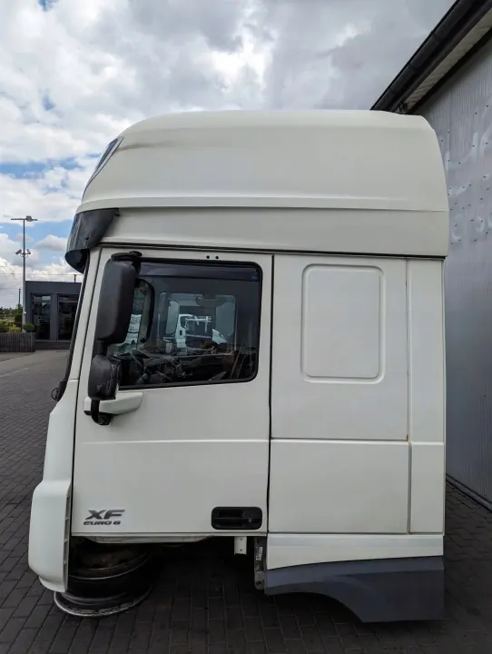 Cabina DAF XF 106 OEM KABINA DAF XF 106 - Usado image 3