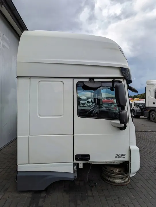 Cabina DAF XF 106 OEM KABINA DAF XF 106 - Usado image 4