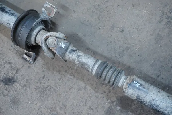 MAZDA B2500 Achter cardanas OEM - Gebruikt image 6