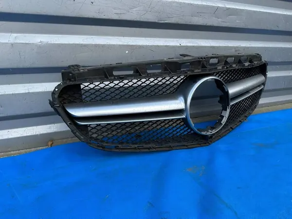 MERCEDES W212 Grill Front 63 AMG image 2
