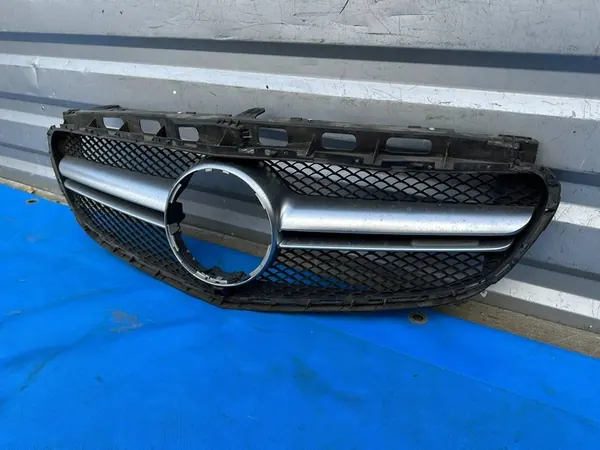MERCEDES W212 Grill Front 63 AMG image 3