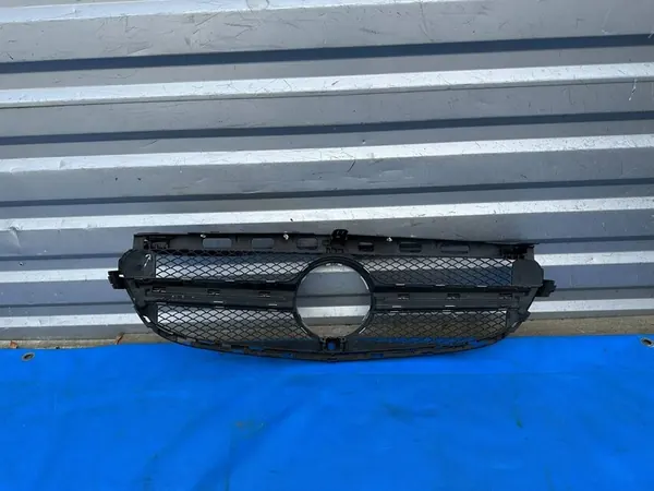 MERCEDES W212 Grill Front 63 AMG image 4