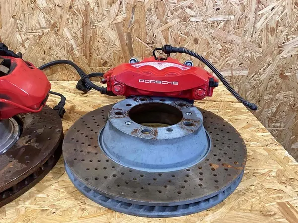 Brembo-jarrulevy- ja -palasarja Porsche 911 991:lle image 6