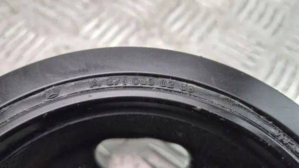 Polea de correa Mercedes OEM A2710300203 - Usado image 3