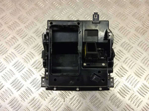 Hyundai Aschenbecher OEM 84680K4003 - Gebraucht image 10