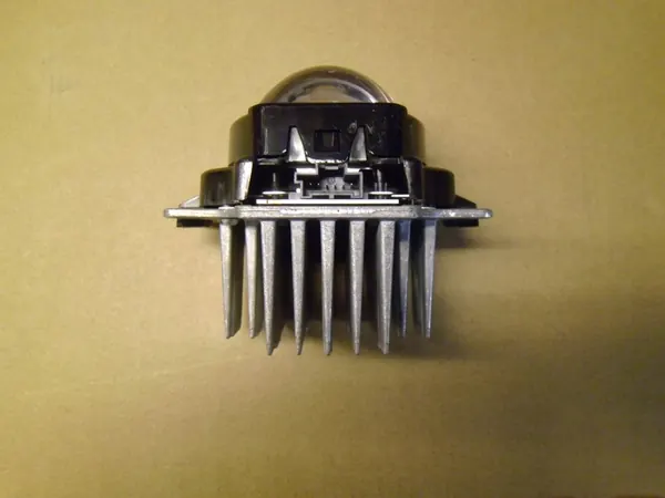 Módulo de control LED universal para luces traseras image 2