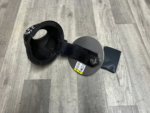 Ford Fusion 02-05 Polttoainelippa OEM 2S61A27936AK image 4