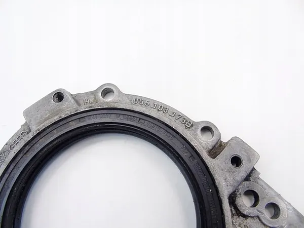 PYÖRÄKOTELLO AUDI 100 C2 C3 1.9 B 10V WH AVANT SEDAN 055103173B image 2