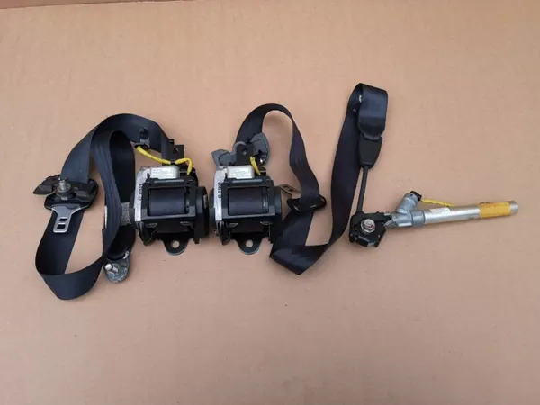 Mitsubishi ASX Gurtstraffer OEM-Satz - Gebraucht image 2
