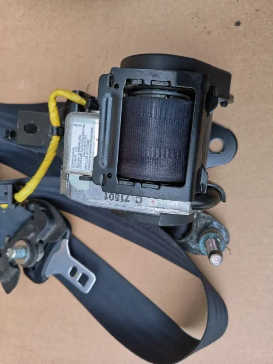 Mitsubishi ASX Gurtstraffer OEM-Satz - Gebraucht image 4