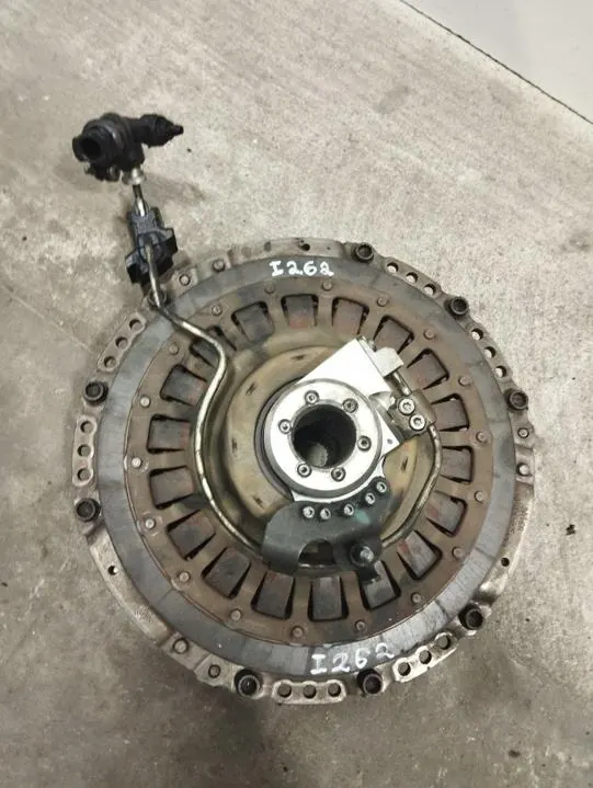 Porsche Kytkinpumppu OEM L032040G6500 Käytetty image 2