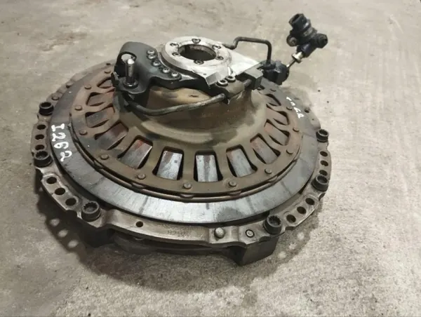 Porsche Kytkinpumppu OEM L032040G6500 Käytetty image 3
