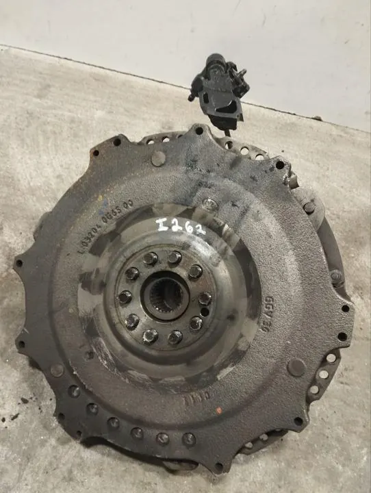 Porsche Kytkinpumppu OEM L032040G6500 Käytetty image 4