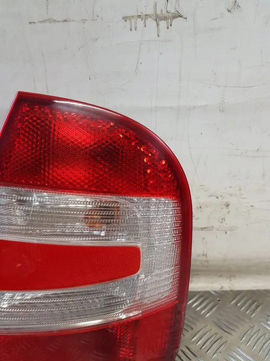 Luz Trasera Derecha + Inserto Skoda Fabia I Lift 2006 image 4
